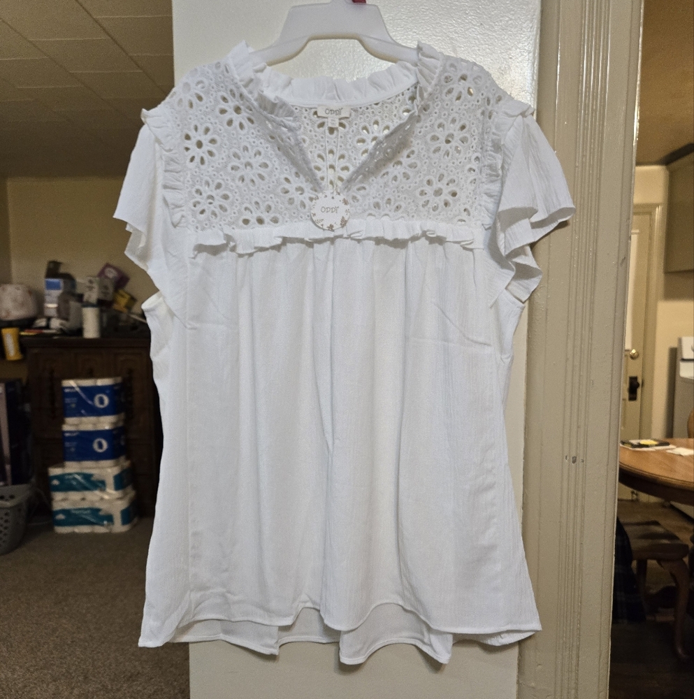 Brand new!! NWT ODDY boutique white flutter sleeve flowy top size 3X
